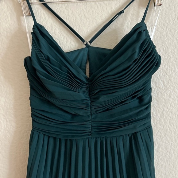 NWOT Feeling Marvelous Emerald Green Pleated Tie-Back Maxi Dress - Picture 4 of 8